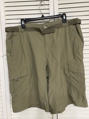 Columbia Stone Green Nylon Outdoor-Hiking Shorts Size XL